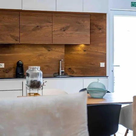 Sad - Prelijepa Kuca U Srcu Medulina Hébergement de vacances *