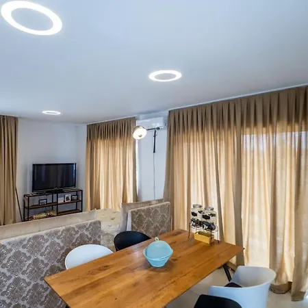 Sad - Prelijepa Kuca U Srcu Medulina Ferienhaus