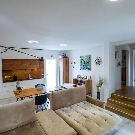 Sad - Prelijepa Kuca U Srcu Medulina