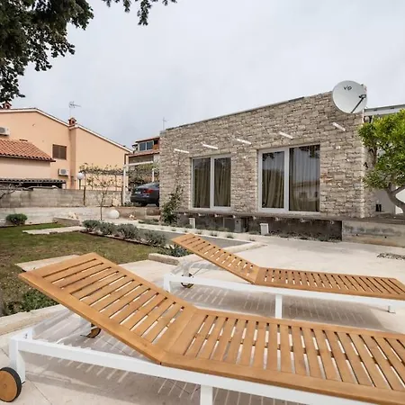 Sad - Prelijepa Kuca U Srcu Medulina Ferienhaus *