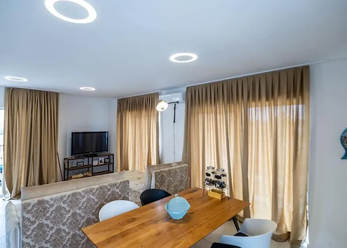 Sad - Prelijepa Kuca U Srcu Medulina Vikendica