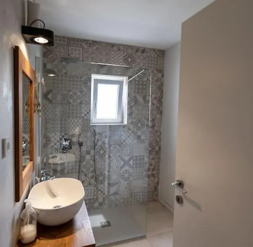 Sad - Prelijepa Kuca U Srcu Medulina * Medulin